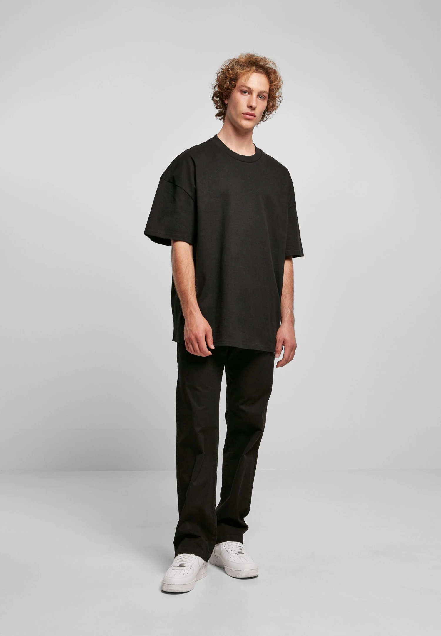 URBAN CLASSICS Ultra Heavy Oversized- T-Shirt Basic - Black 2 URBAN CLASSICS Ultra Heavy Oversized- T-Shirt Basic - Black - immagine 2