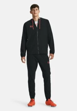Under Armour Two Piece Sets Ua M'S Ch. ProTutaBlack Uomo Pantaloni Sportivi E Joggers UN242K00E-Q11
